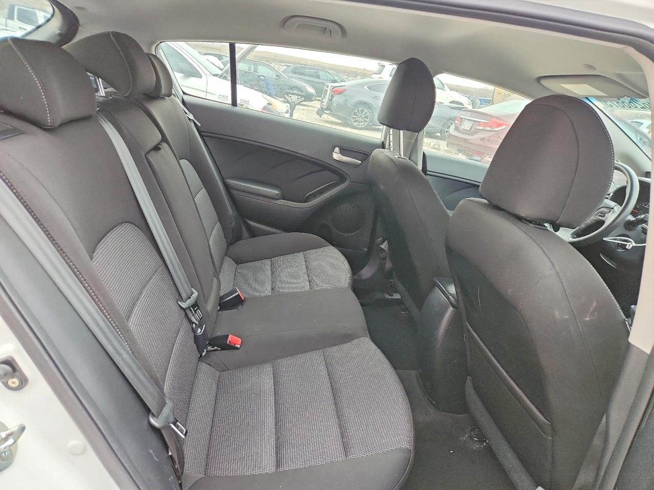 2017 KIA FORTE LX photo 10