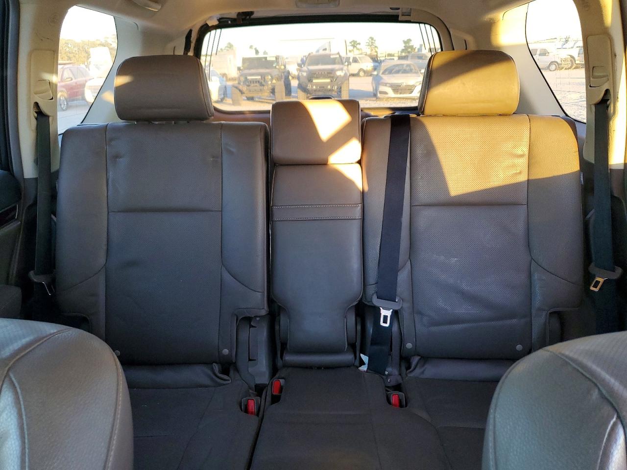 2016 LEXUS GX 460 photo 10