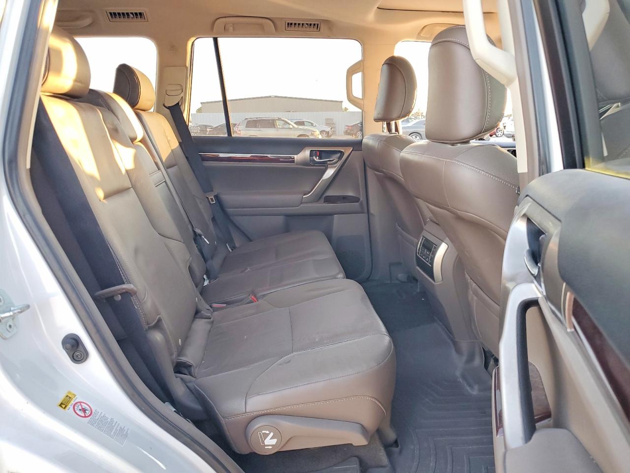 2016 LEXUS GX 460 photo 11