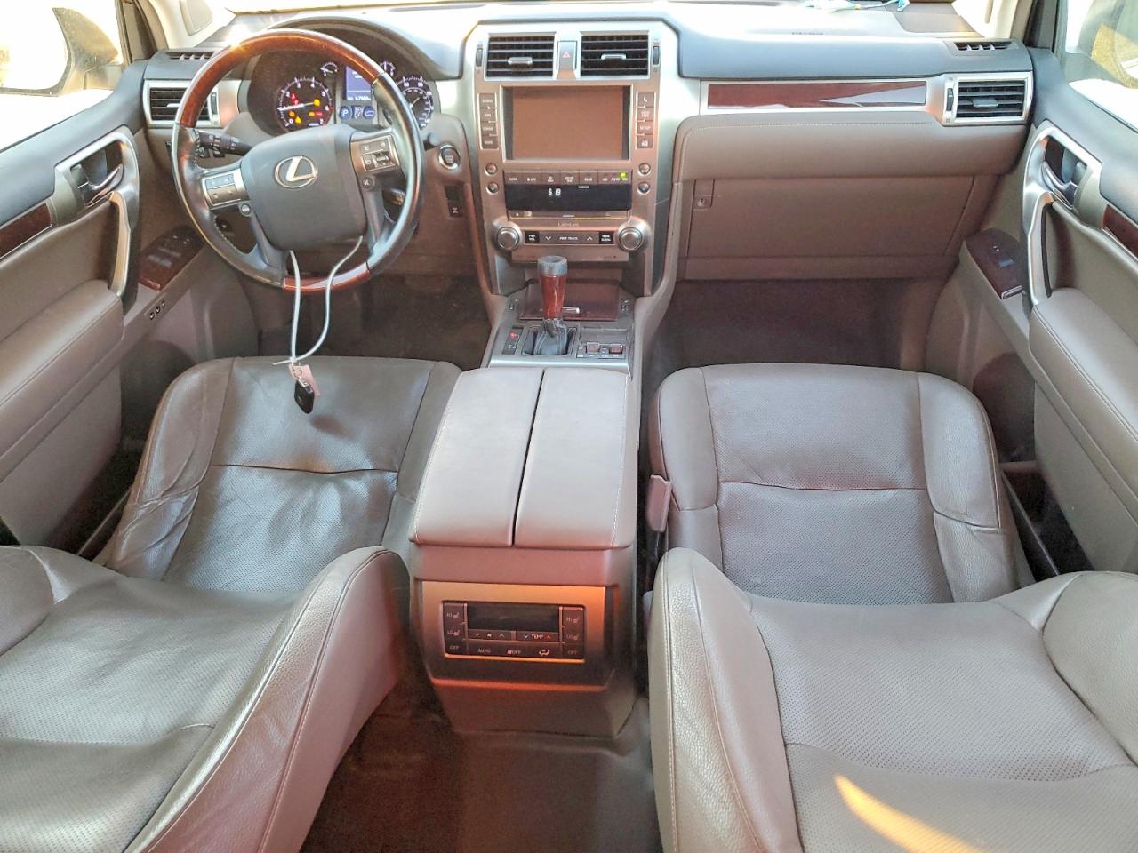 2016 LEXUS GX 460 photo 8