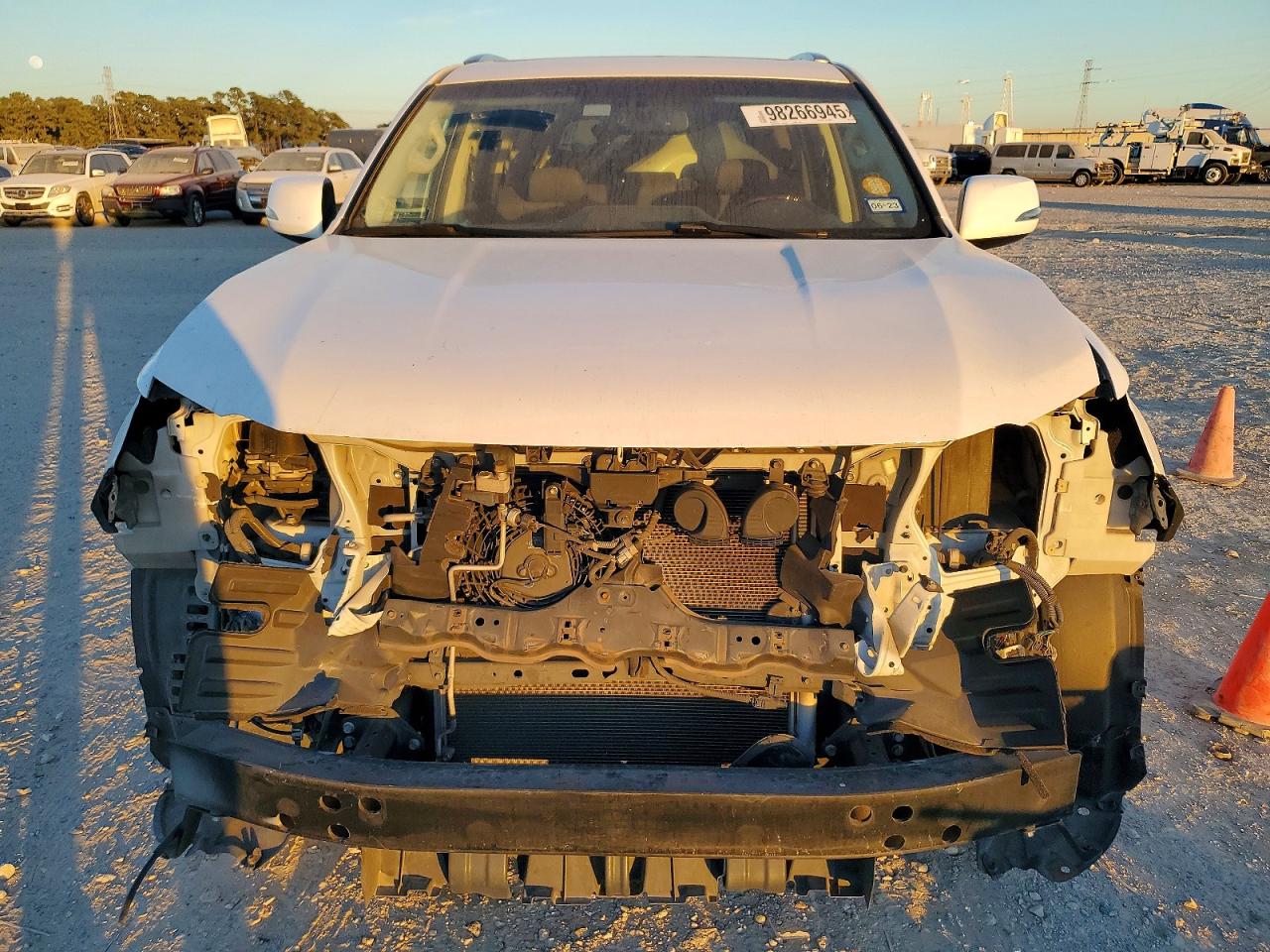 2016 LEXUS GX 460 photo 5