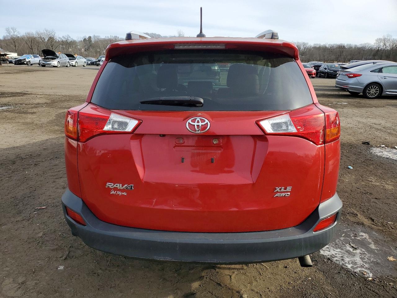 2014 TOYOTA RAV4 XLE photo 6