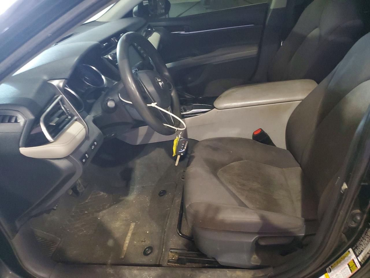 2018 TOYOTA CAMRY L photo 7