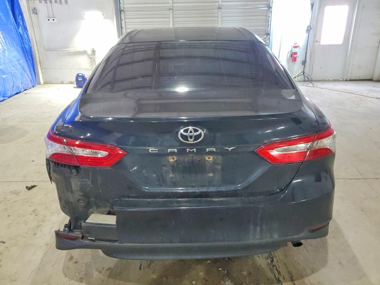 2018 TOYOTA CAMRY L photo 6
