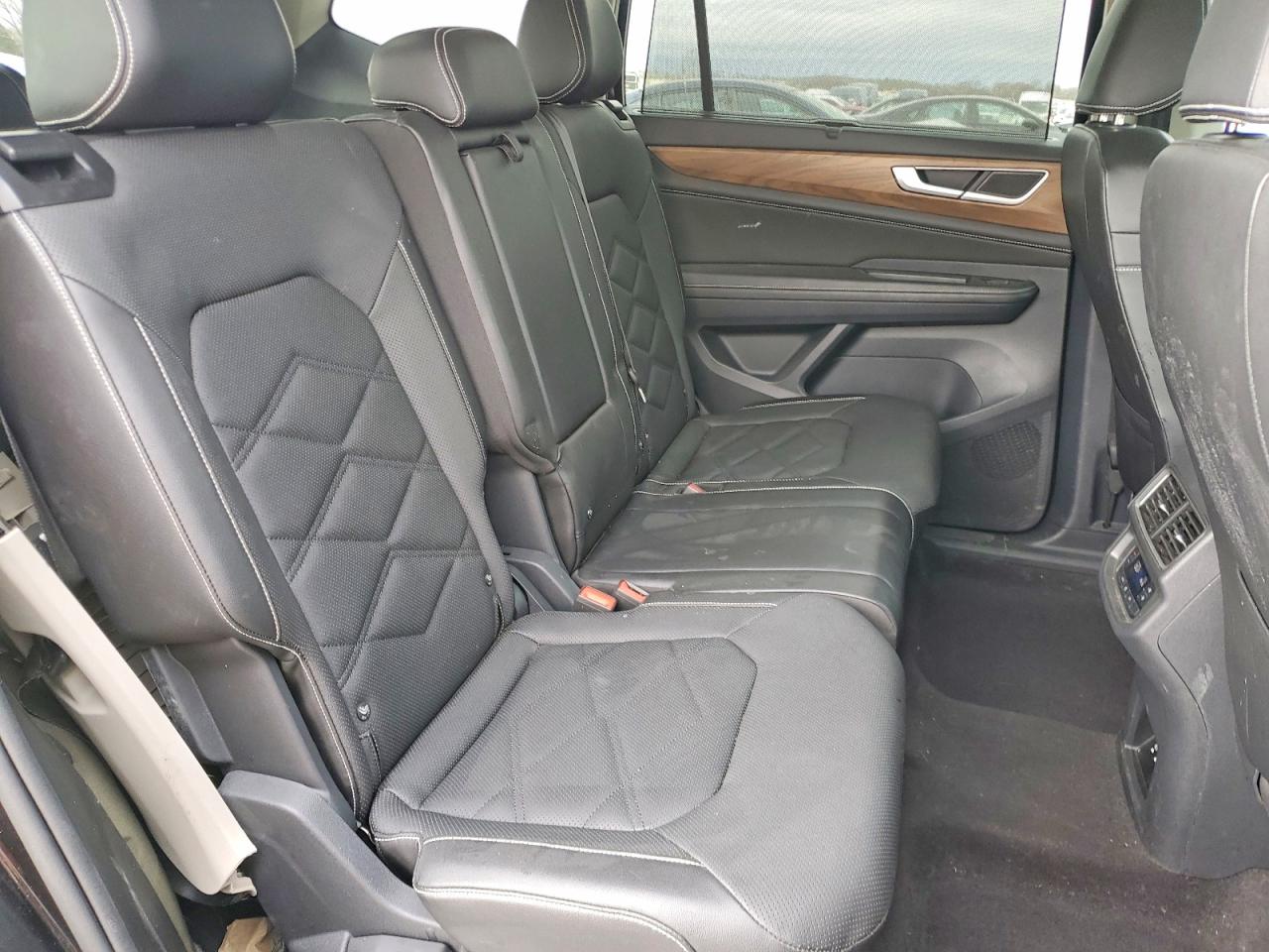 2024 VOLKSWAGEN ATLAS SE photo 11