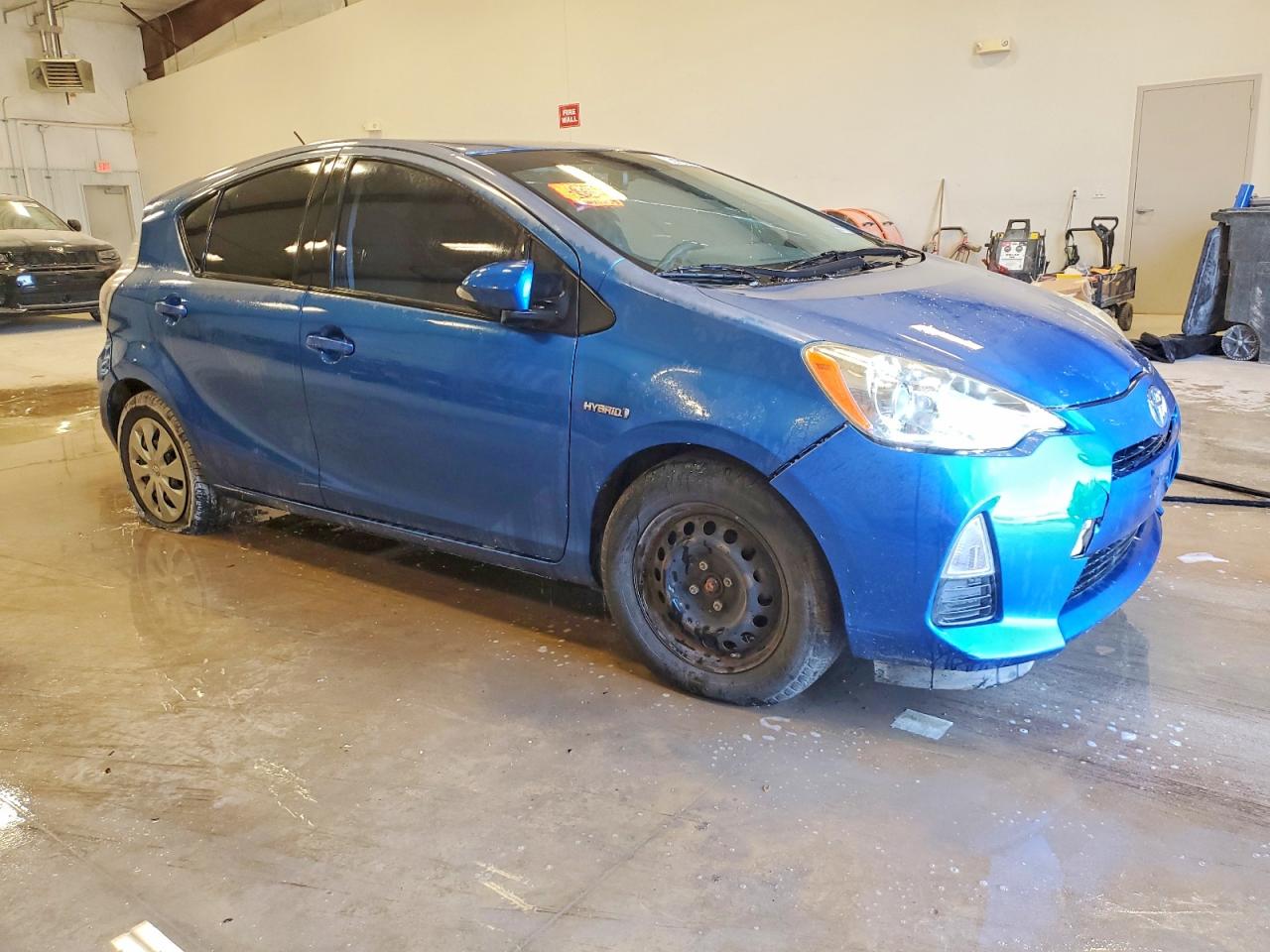 2014 TOYOTA PRIUS C photo 4