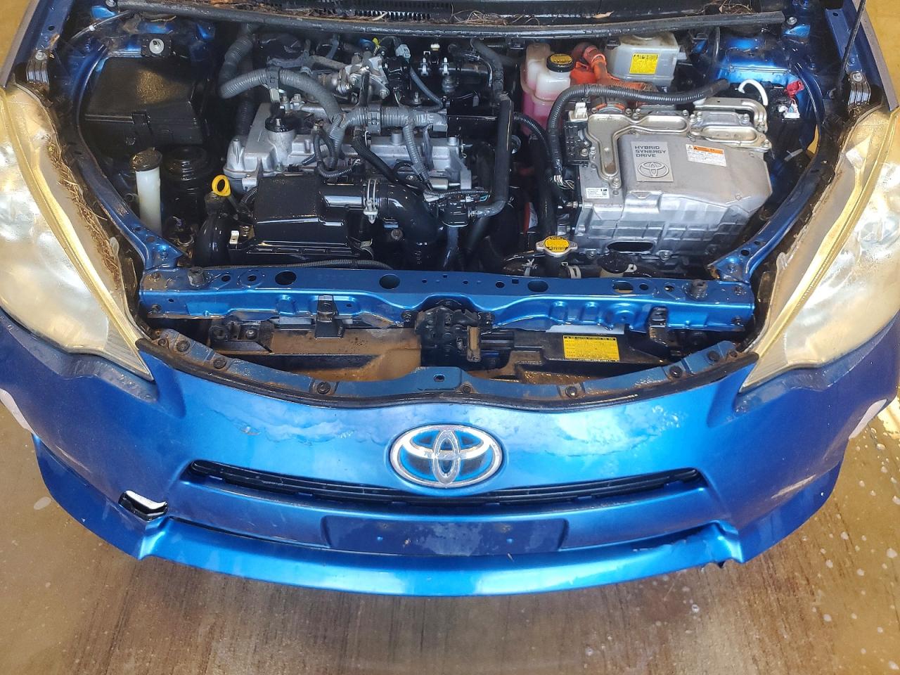 2014 TOYOTA PRIUS C photo 11