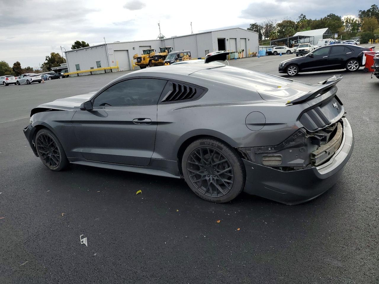 2015 FORD MUSTANG photo 2