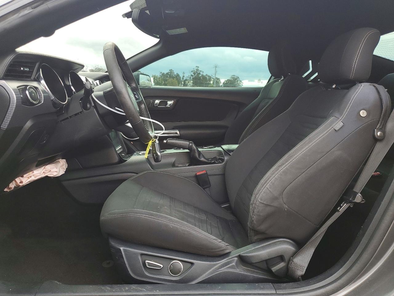 2015 FORD MUSTANG photo 7