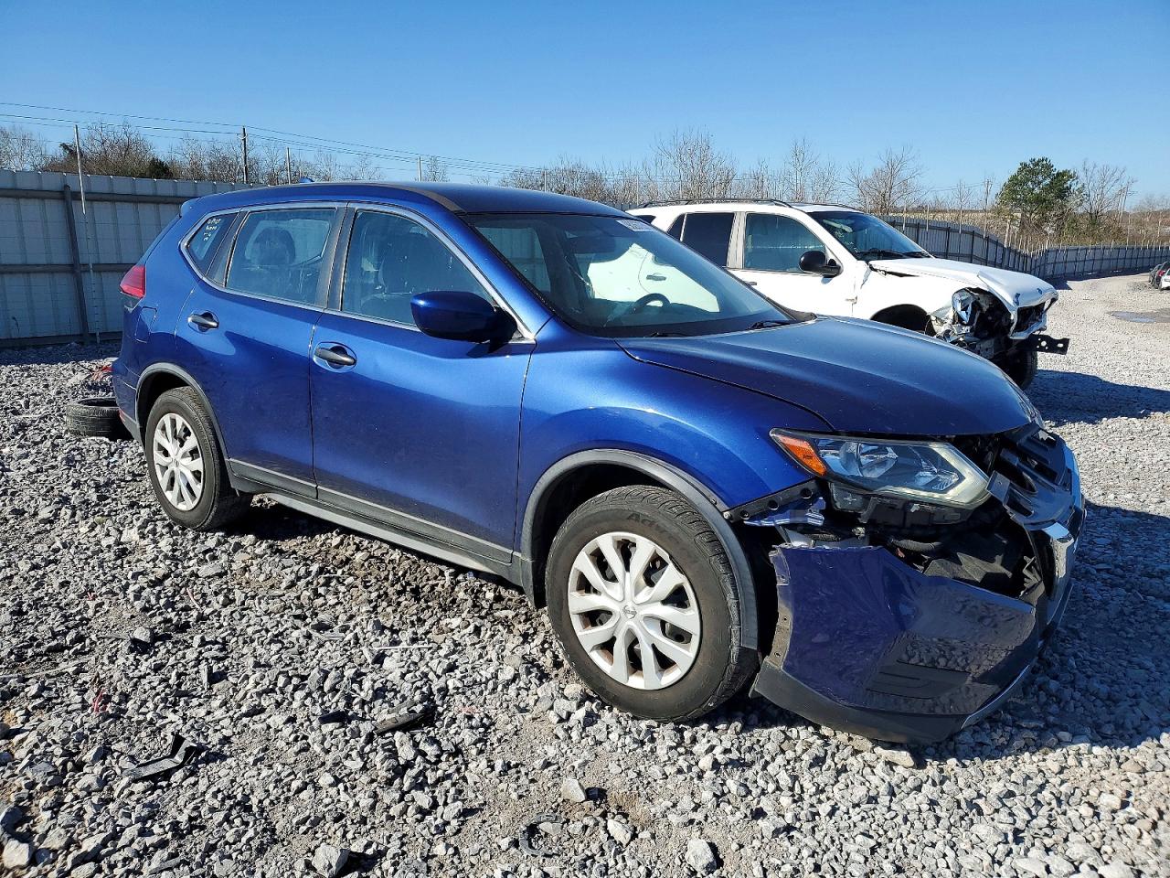 2017 NISSAN ROGUE S photo 4