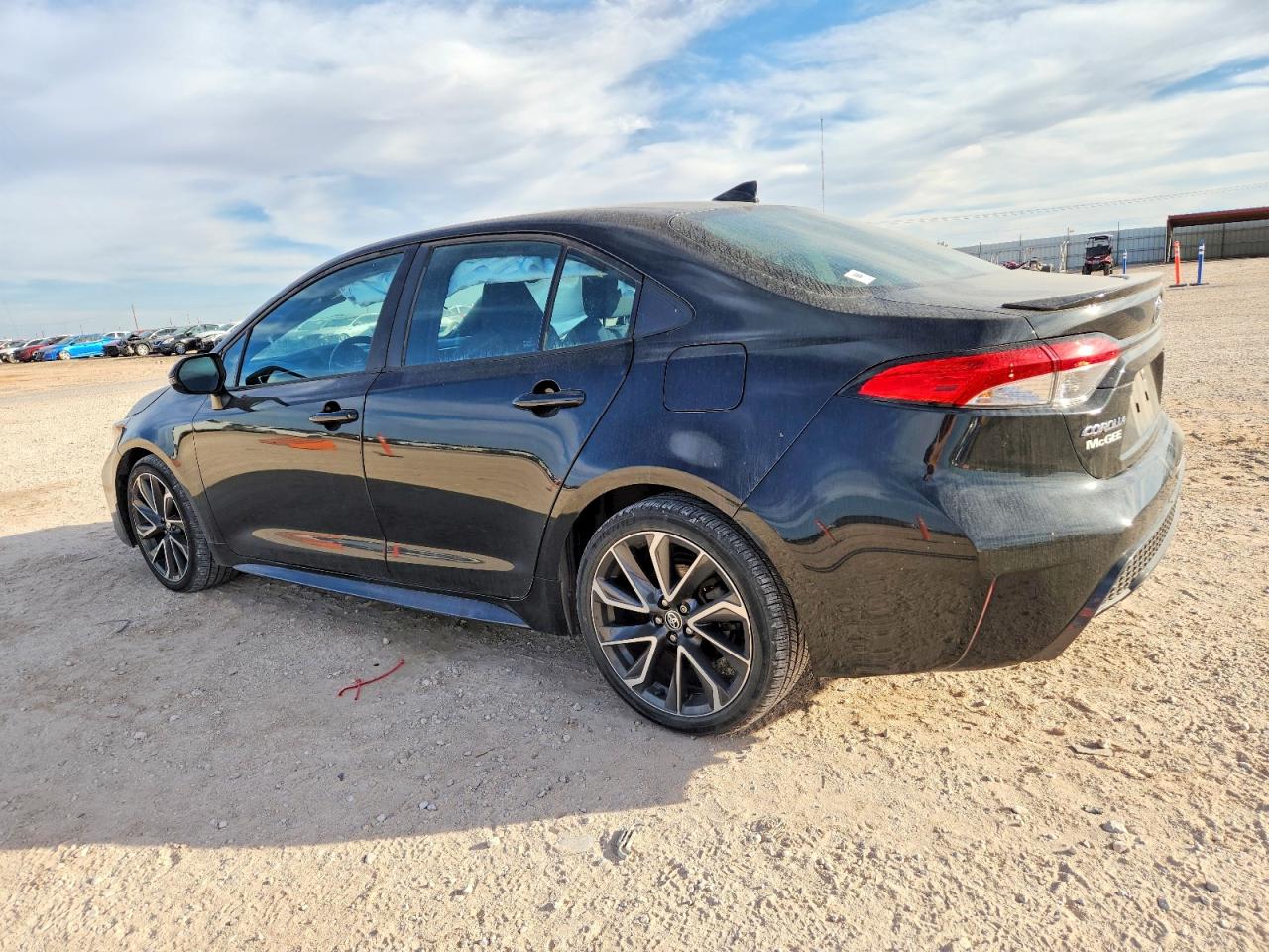2020 TOYOTA COROLLA SE photo 2