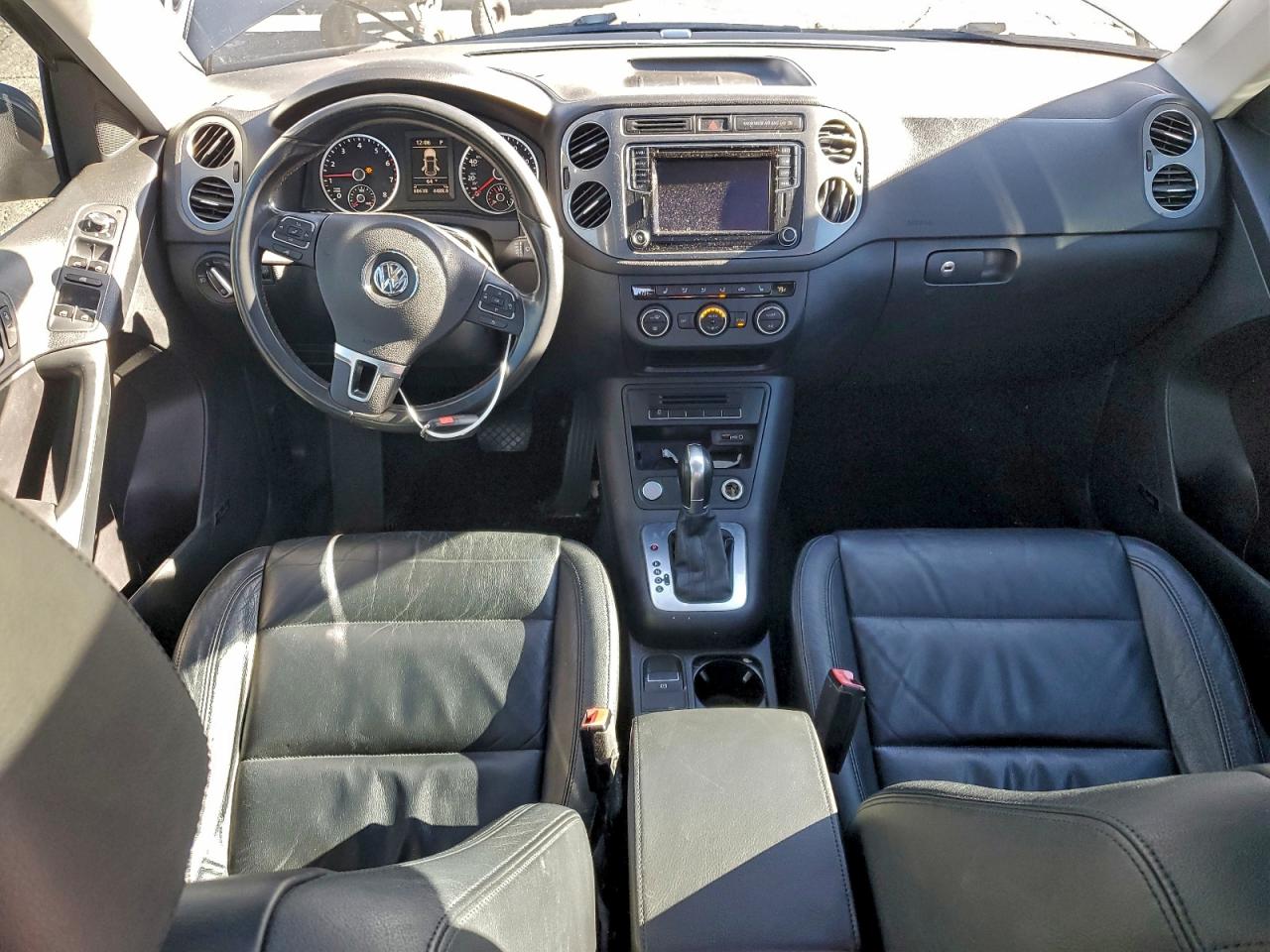 2016 VOLKSWAGEN TIGUAN S photo 8