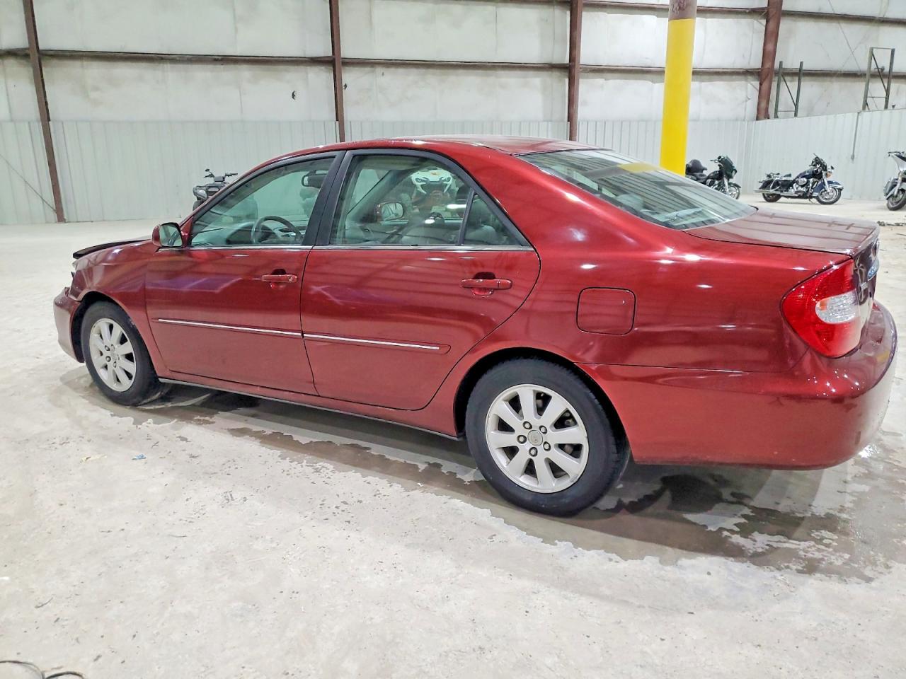 2003 TOYOTA CAMRY LE photo 2