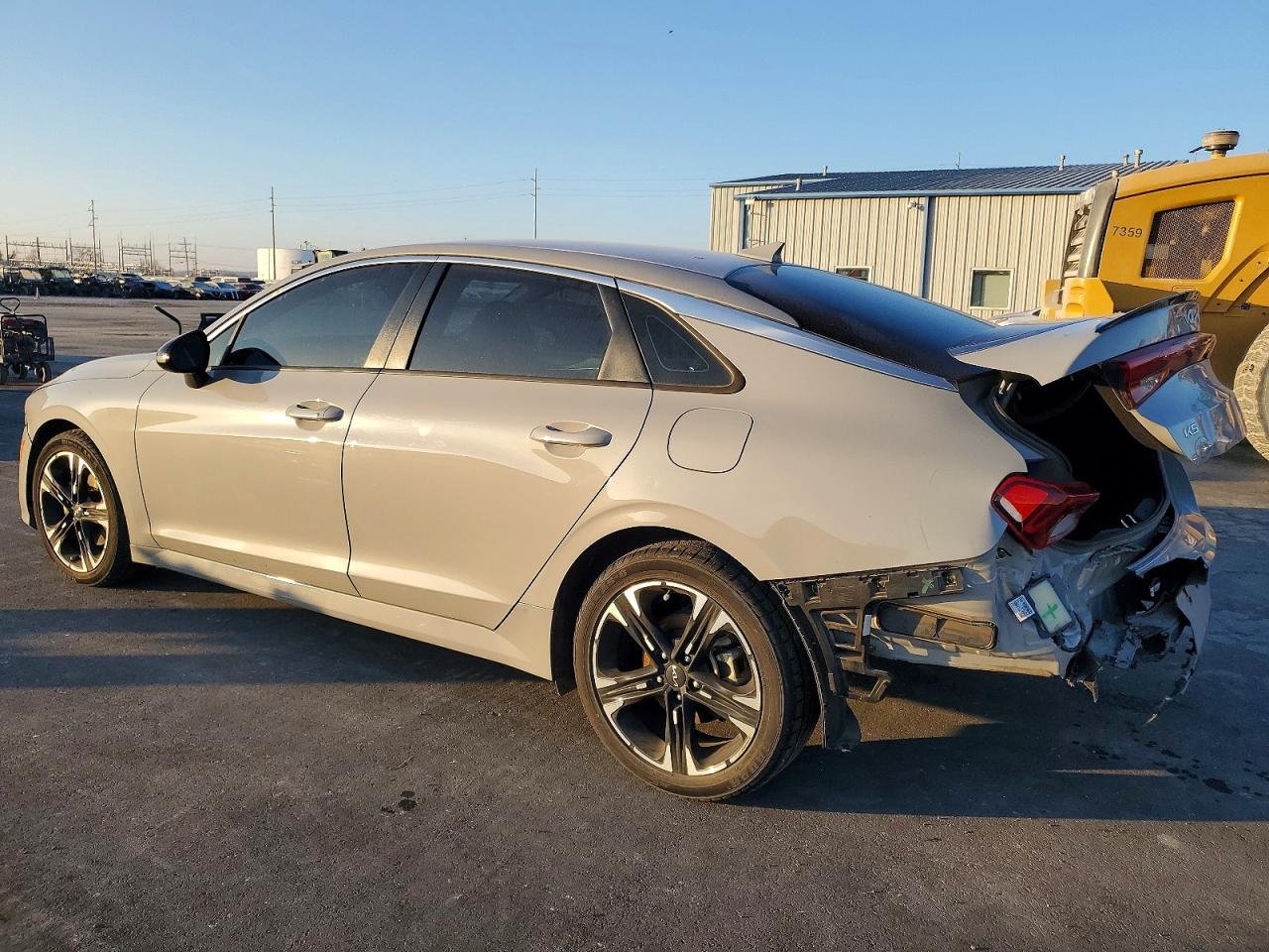 2023 KIA K5 GT LINE photo 2