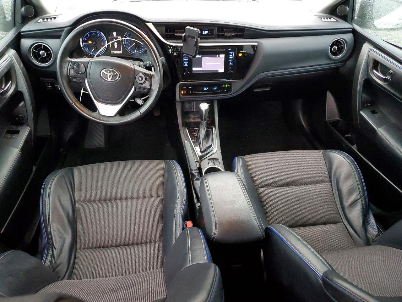2017 TOYOTA COROLLA SE photo 15