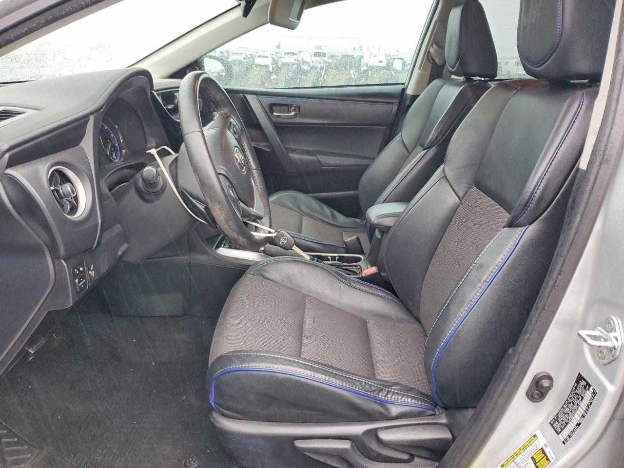 2017 TOYOTA COROLLA SE photo 13