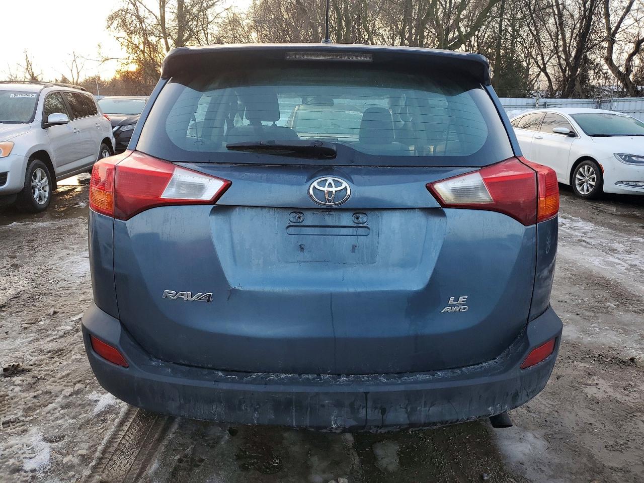 2013 TOYOTA RAV4 LE photo 6