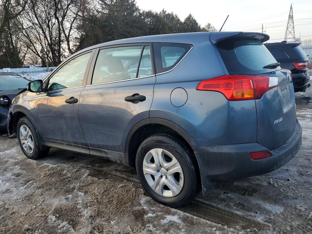 2013 TOYOTA RAV4 LE photo 2