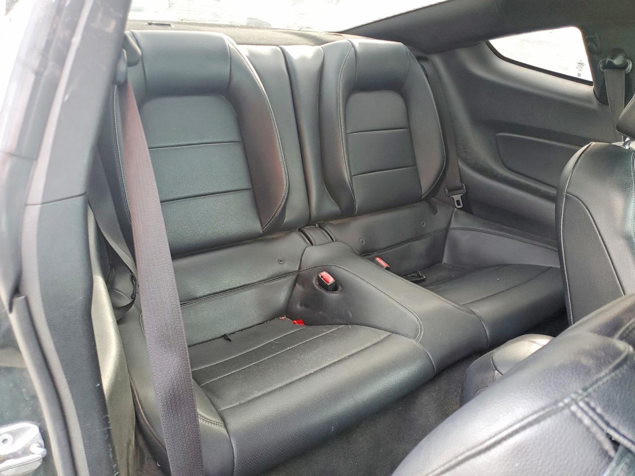 2015 FORD MUSTANG photo 19