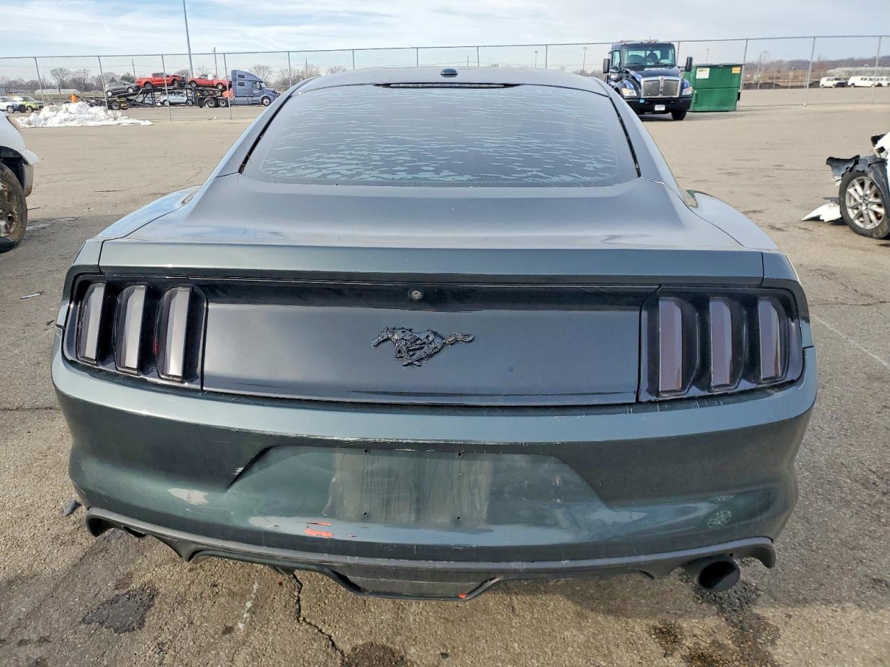 2015 FORD MUSTANG photo 11