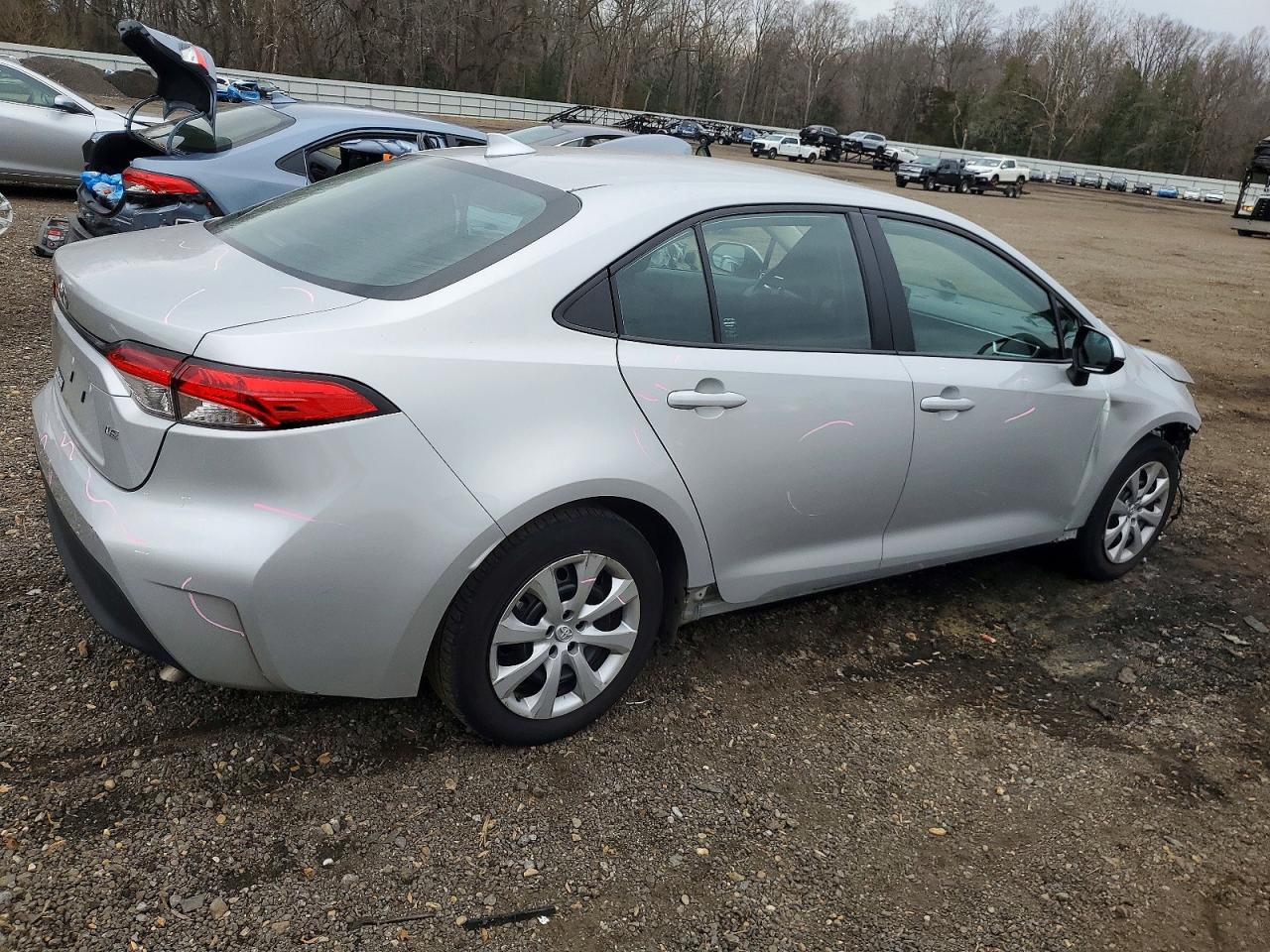 2023 TOYOTA COROLLA LE photo 3