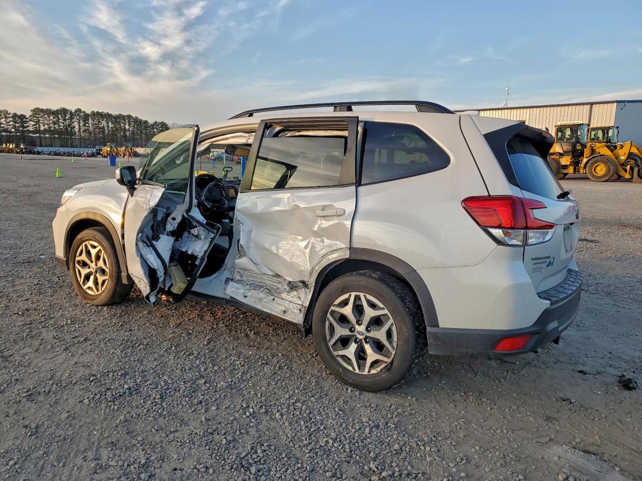 2020 SUBARU FORESTER PREMIUM photo 2