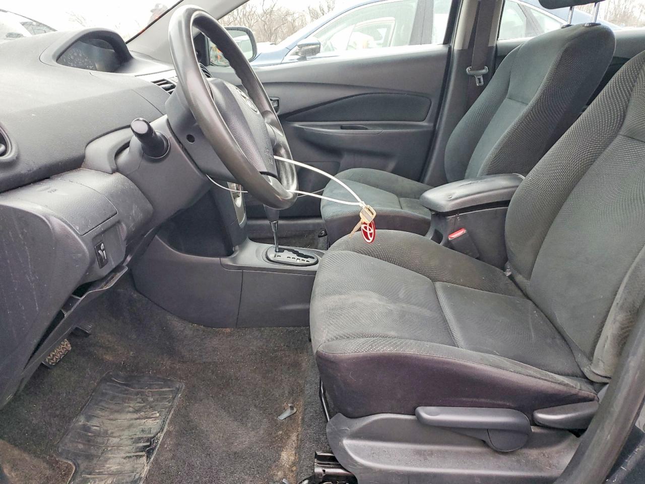 2009 TOYOTA YARIS photo 7