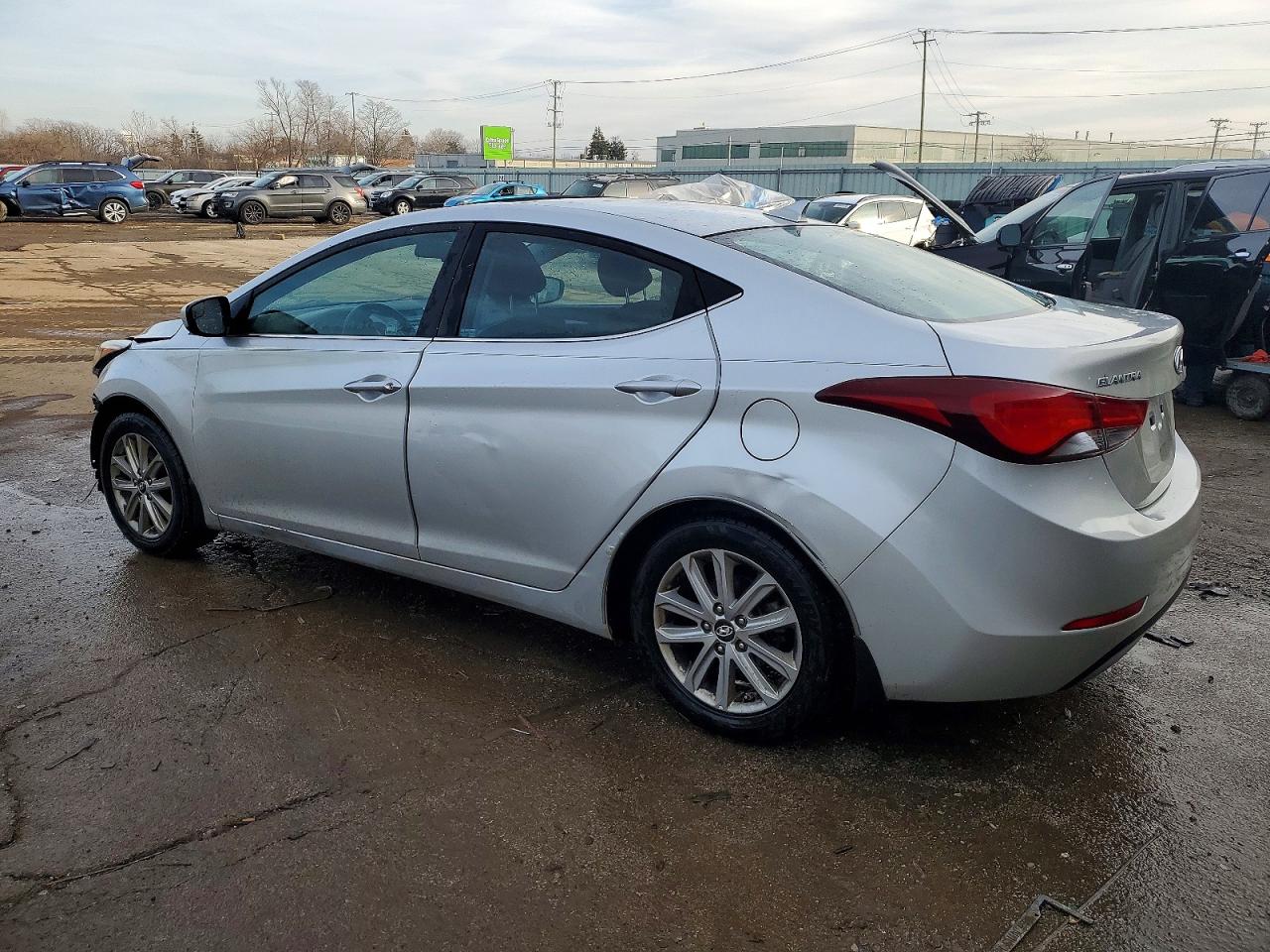 2015 HYUNDAI ELANTRA SE photo 2