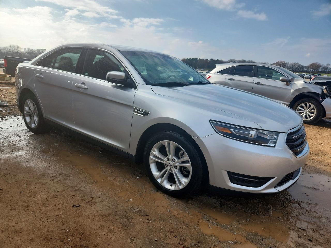 2016 FORD TAURUS SEL photo 4