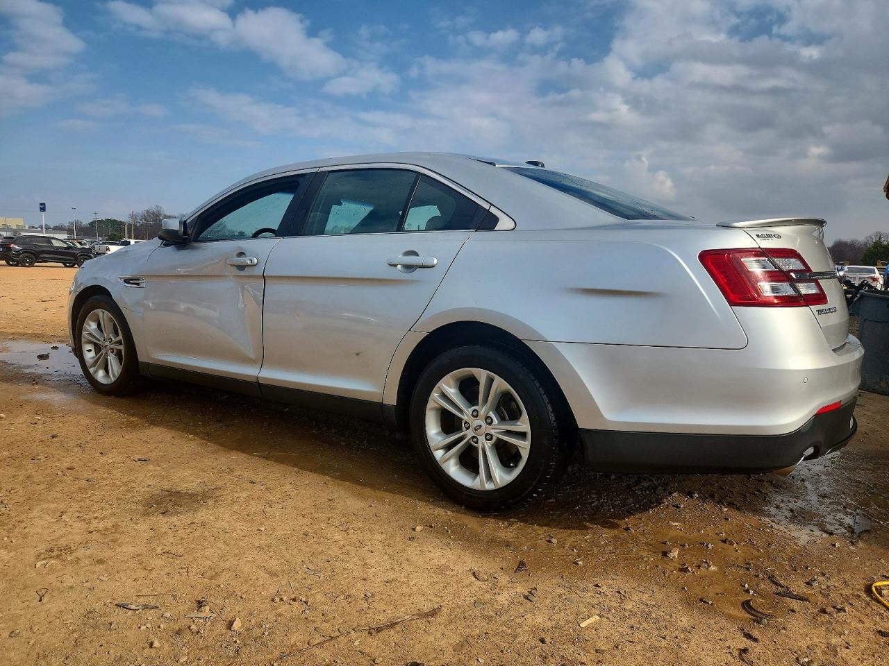 2016 FORD TAURUS SEL photo 2