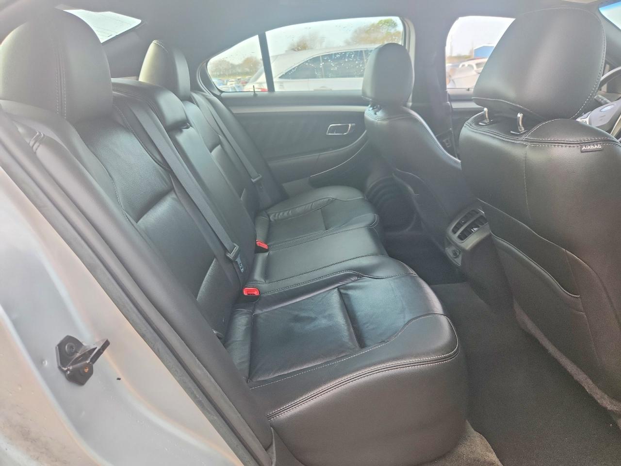 2016 FORD TAURUS SEL photo 10