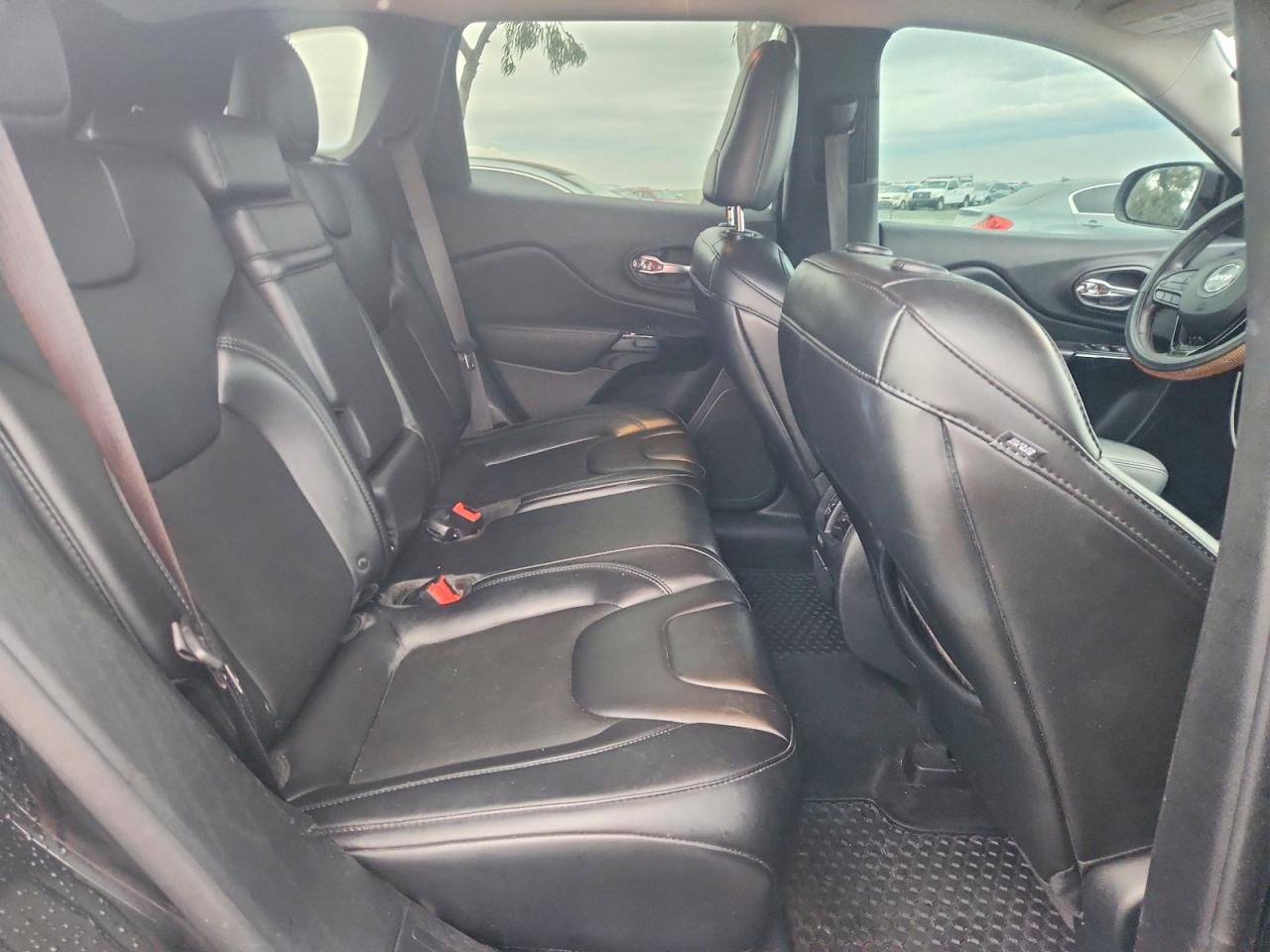 2019 JEEP CHEROKEE LATITUDE PLUS photo 10