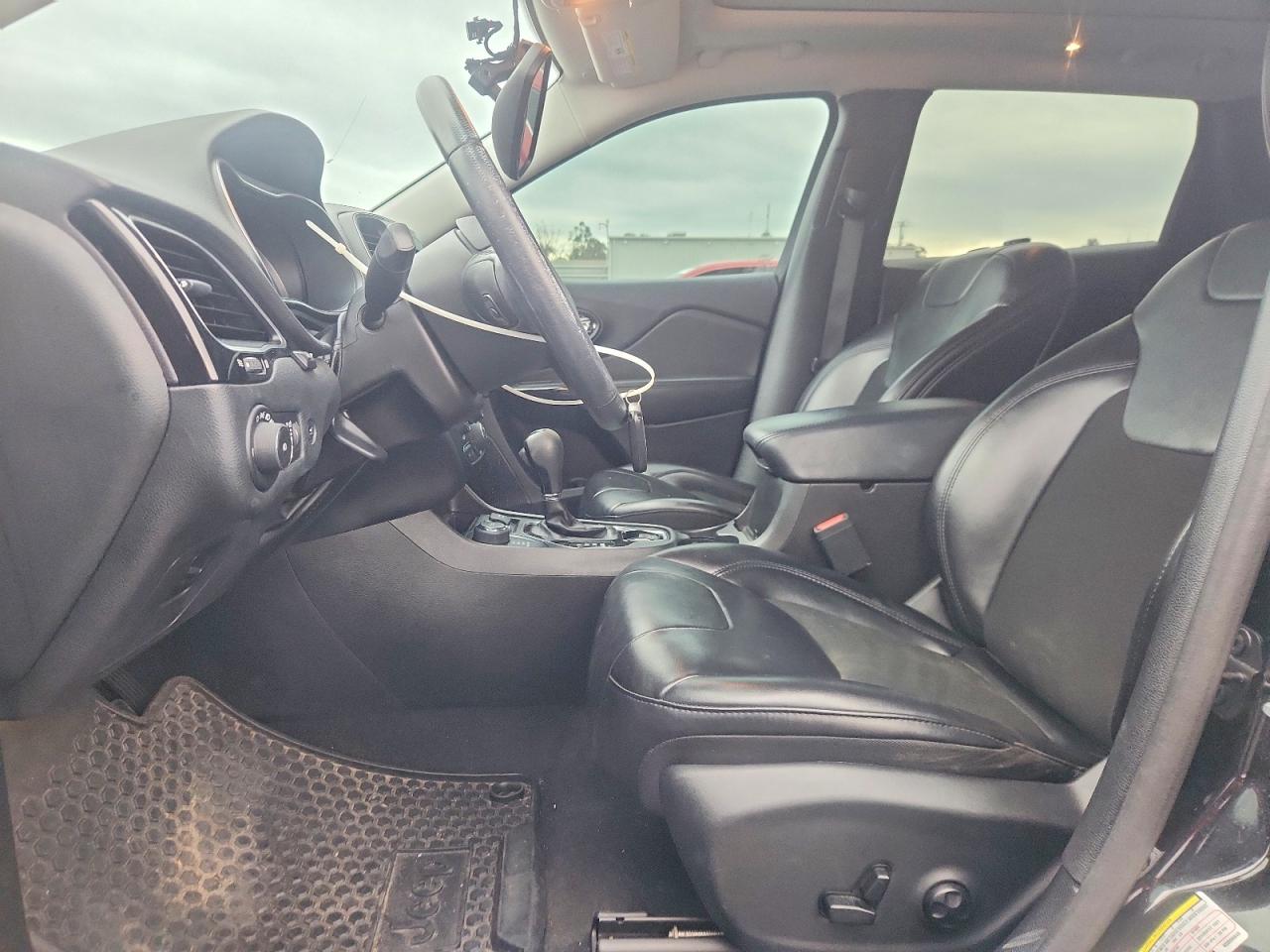 2019 JEEP CHEROKEE LATITUDE PLUS photo 7