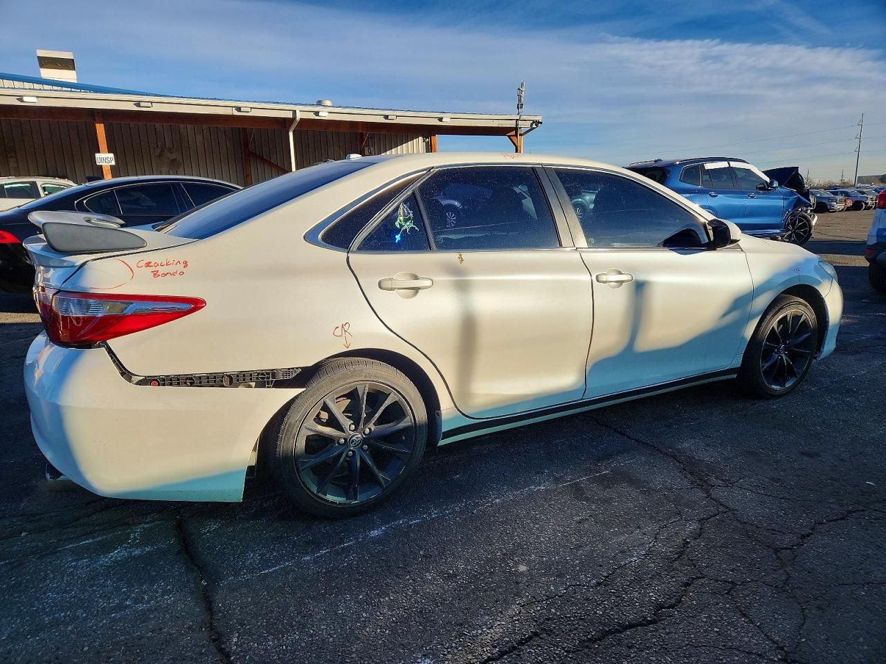 2017 TOYOTA CAMRY LE photo 3