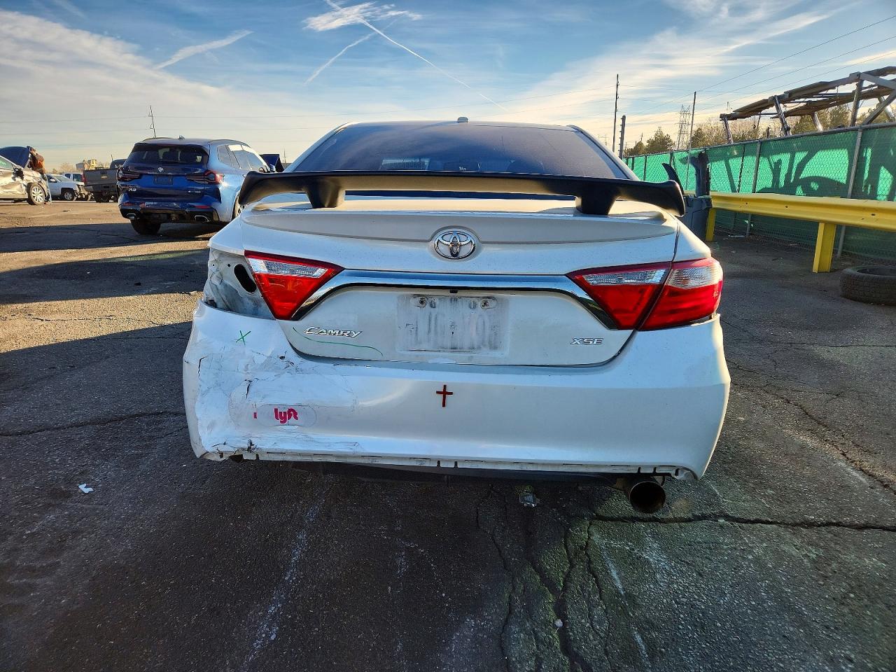 2017 TOYOTA CAMRY LE photo 6