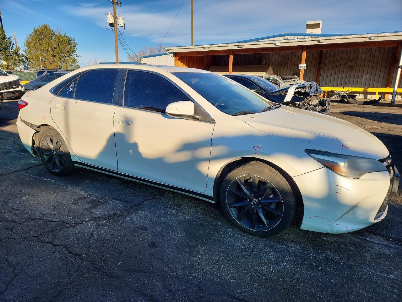 2017 TOYOTA CAMRY LE photo 4