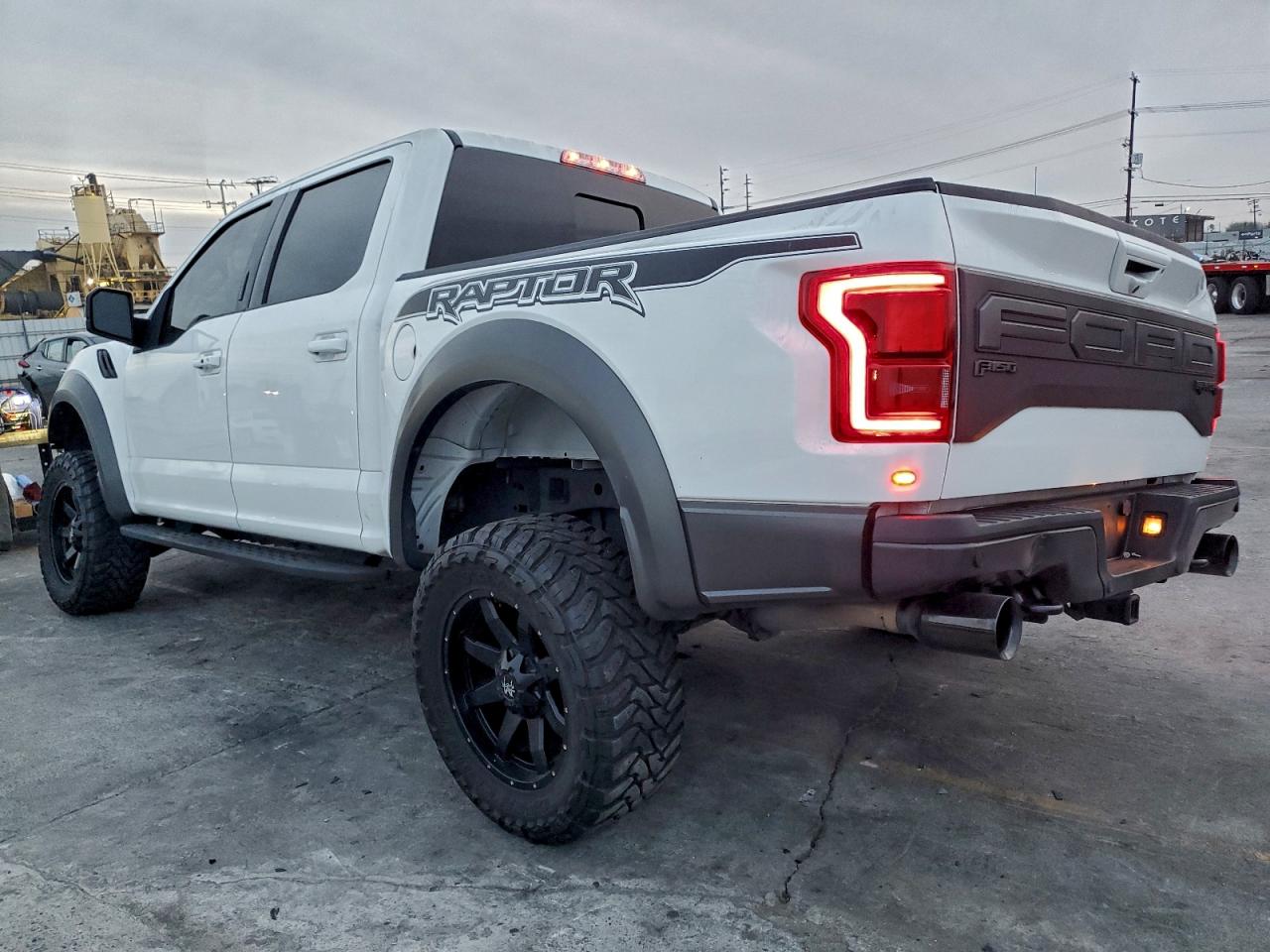 2020 FORD F150 RAPTOR photo 2