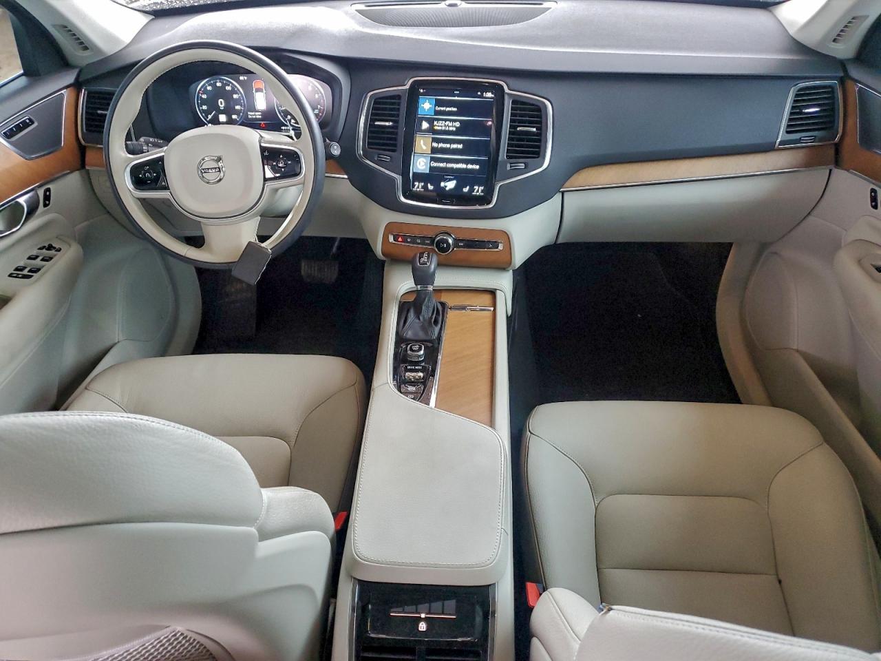 2021 VOLVO XC90 T6 MOMENTUM photo 8