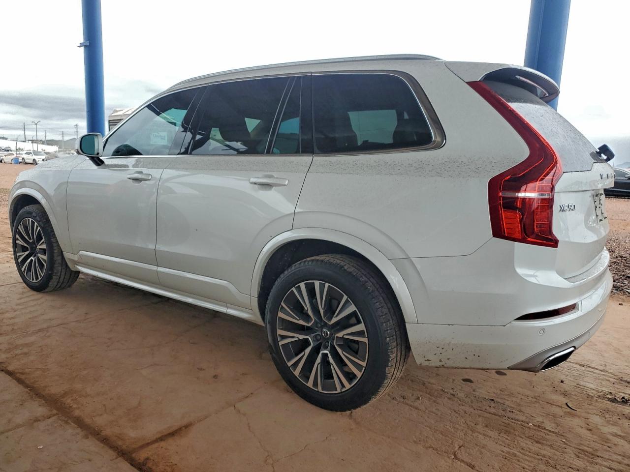 2021 VOLVO XC90 T6 MOMENTUM photo 2