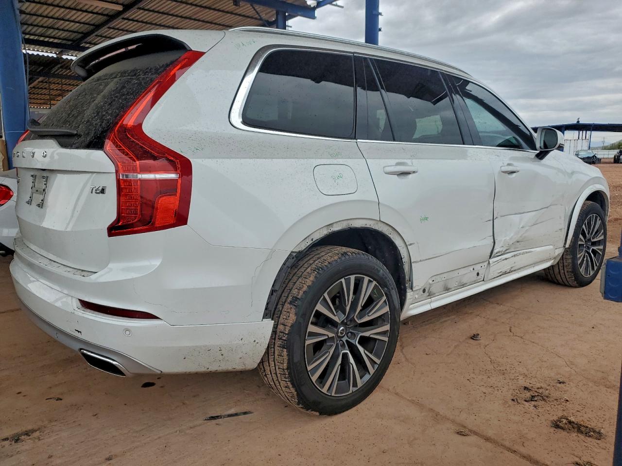 2021 VOLVO XC90 T6 MOMENTUM photo 3