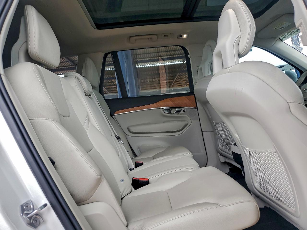 2021 VOLVO XC90 T6 MOMENTUM photo 11