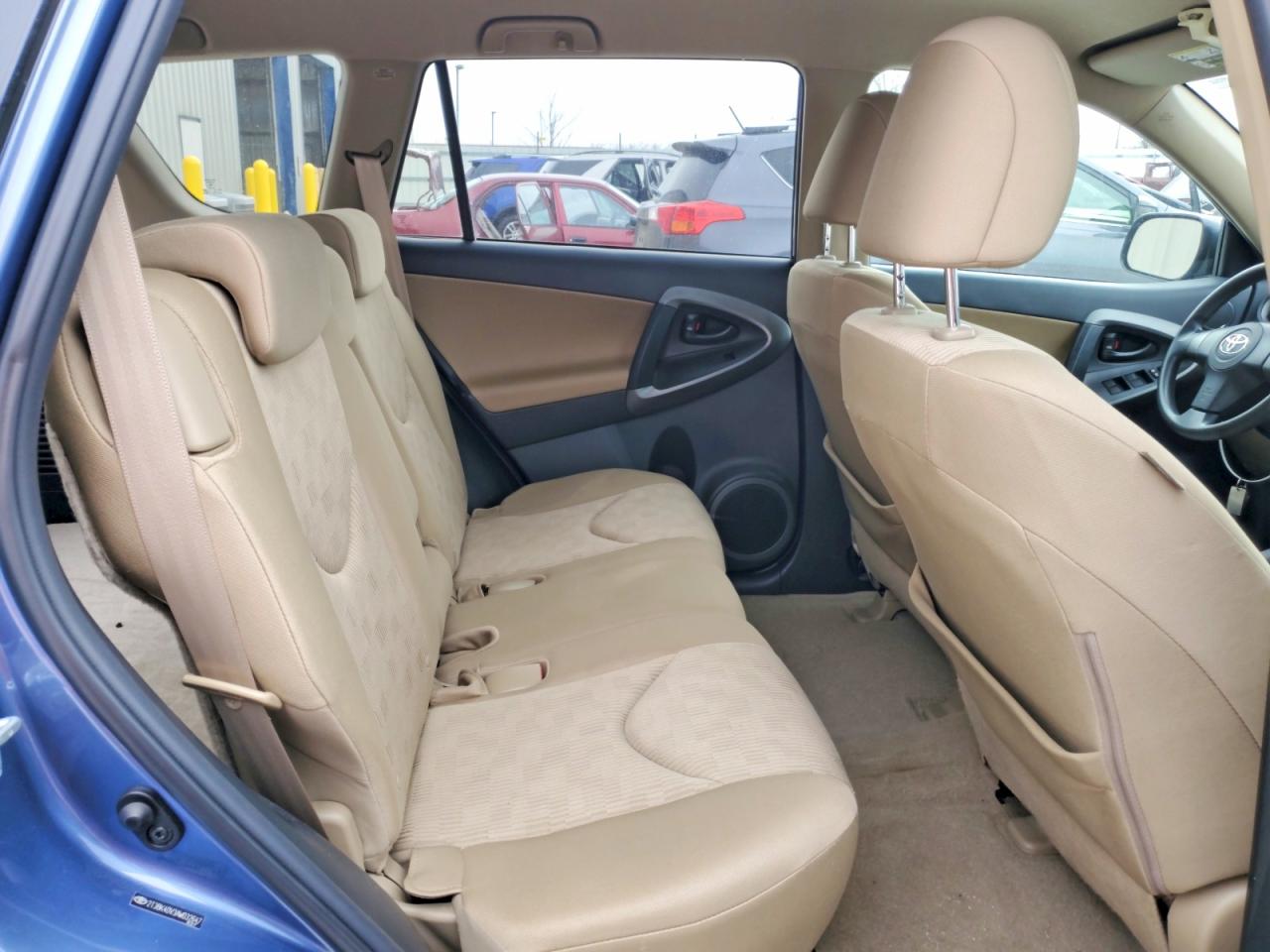 2010 TOYOTA RAV4 photo 10