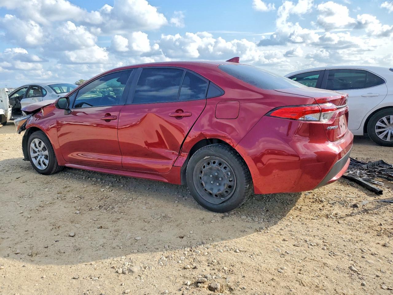 2022 TOYOTA COROLLA LE photo 2