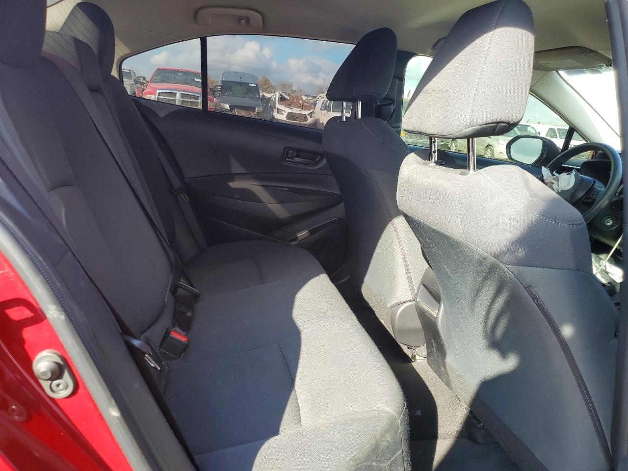 2022 TOYOTA COROLLA LE photo 10