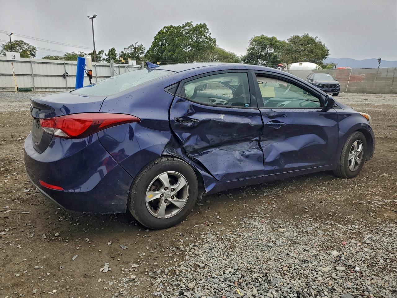2014 HYUNDAI ELANTRA SE photo 3