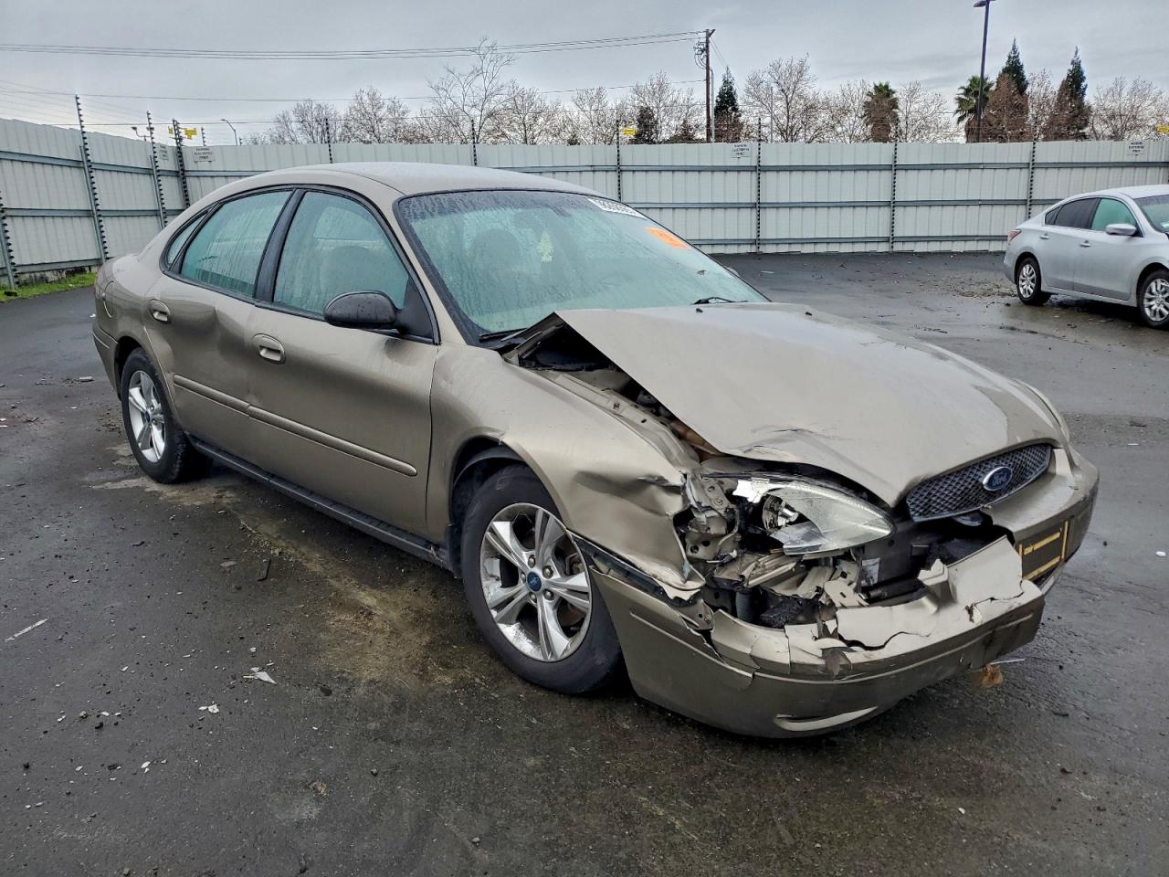2004 FORD TAURUS LX photo 4