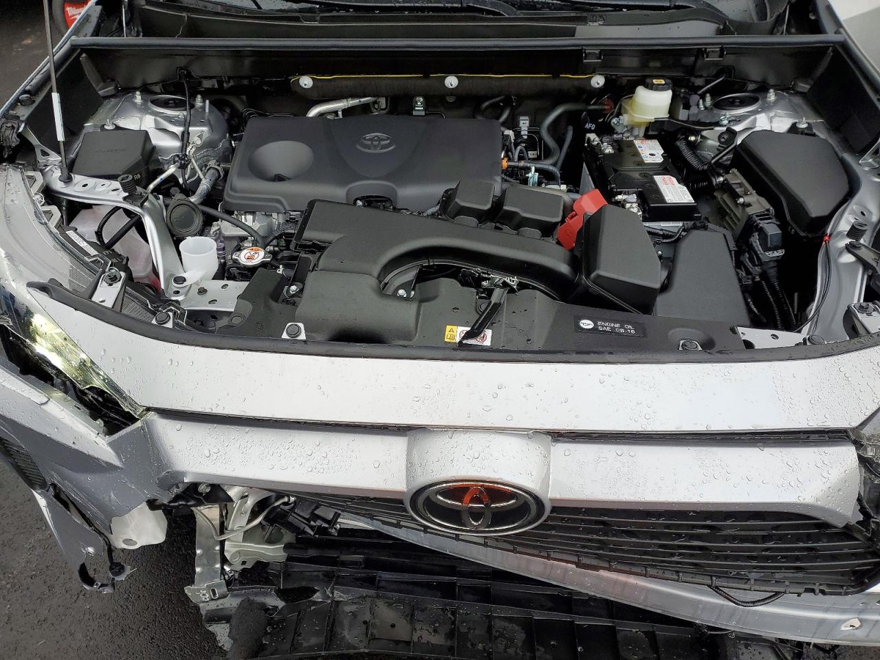 2025 TOYOTA RAV4 XLE photo 11