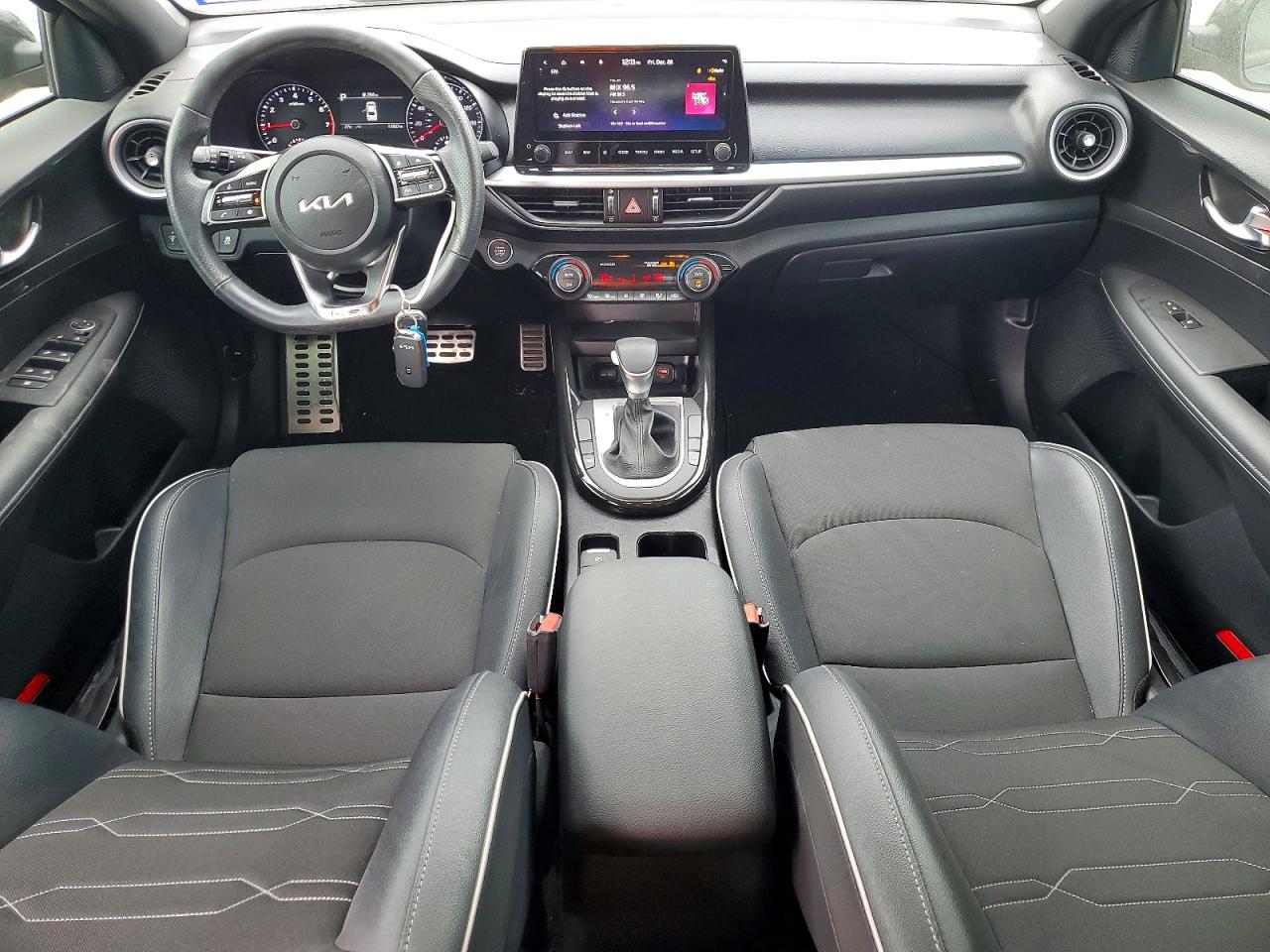 2024 KIA FORTE GT LINE photo 8