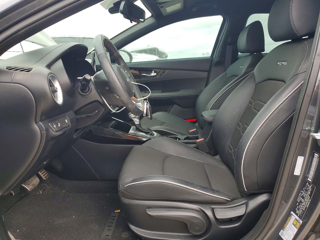 2024 KIA FORTE GT LINE photo 7