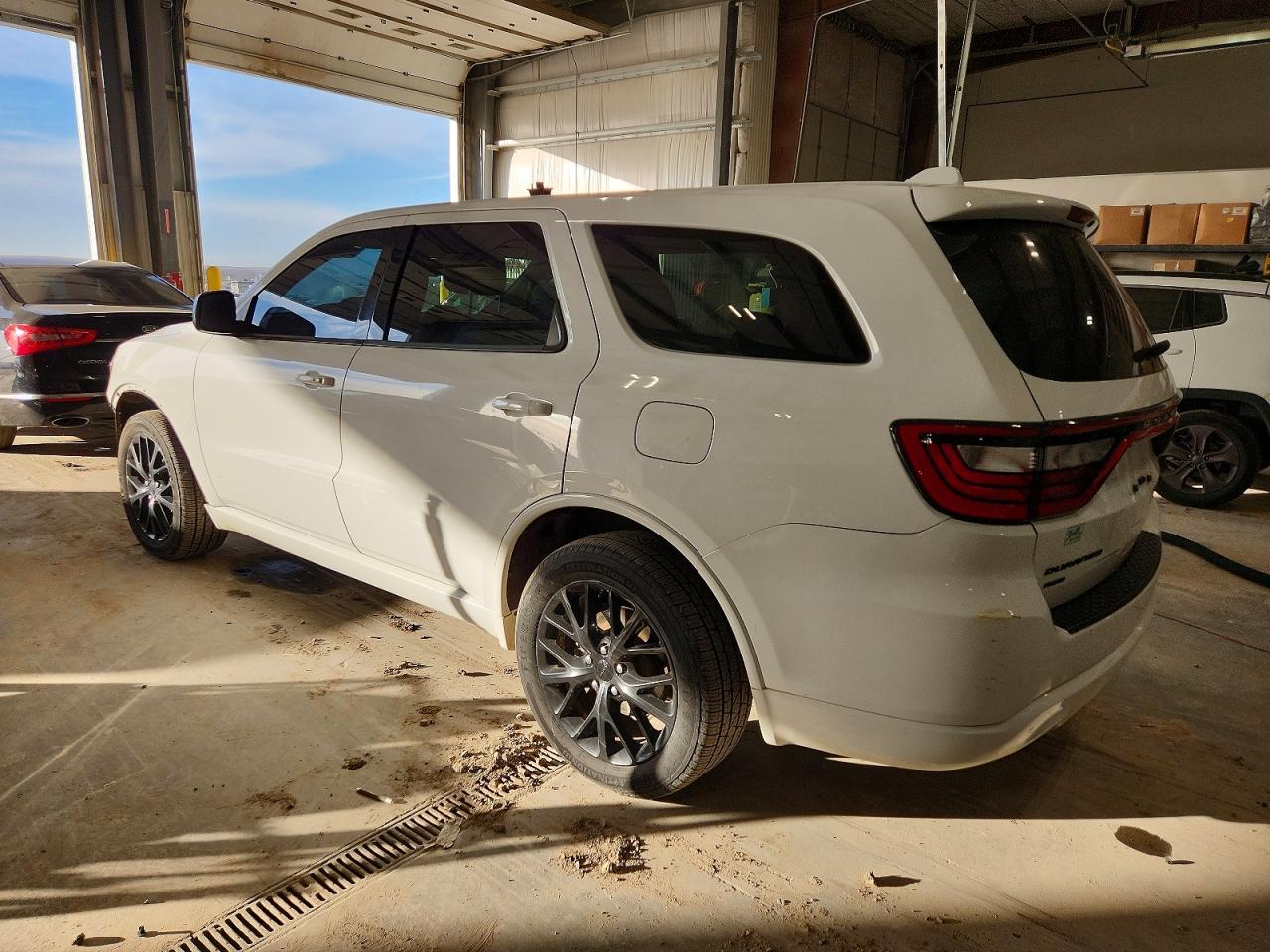 2016 DODGE DURANGO SXT photo 2
